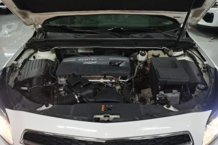 Used Chevrolet Malibu 2014 2.0L Automatic Luxury Edition Engine Bay