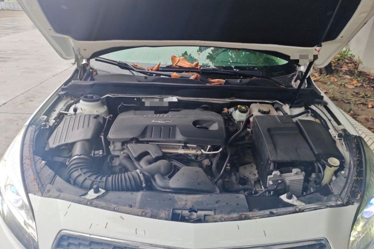 Used Chevrolet Malibu 2014 2.0L Automatic Comfort Edition Engine Bay
