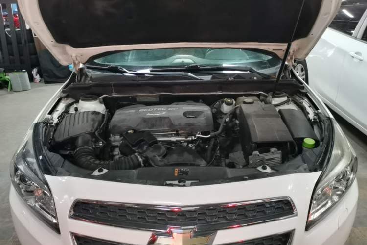 Used Chevrolet Malibu 2014 2.0L Automatic Luxury Edition Engine Bay