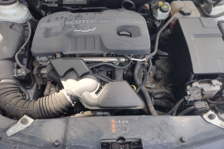 Used Chevrolet Malibu 2014 2.0L Automatic Comfort Edition Engine Bay