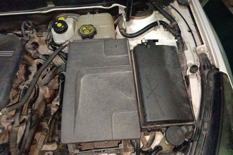 Used Chevrolet Malibu 2014 2.0L Automatic Luxury Edition Engine Bay Left