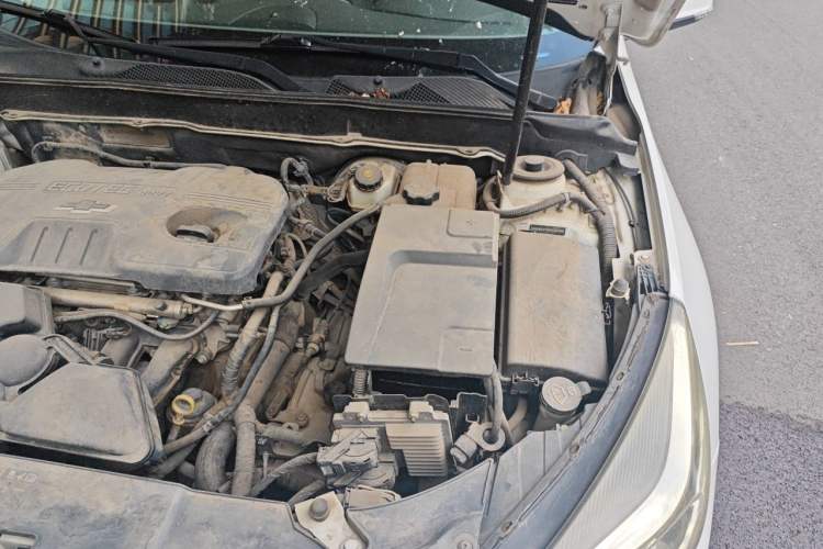 Used Chevrolet Malibu 2014 2.0L Automatic Luxury Edition Engine Bay Left