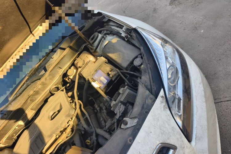Used Chevrolet Malibu 2014 2.0L Automatic Comfort Edition Engine Bay Left