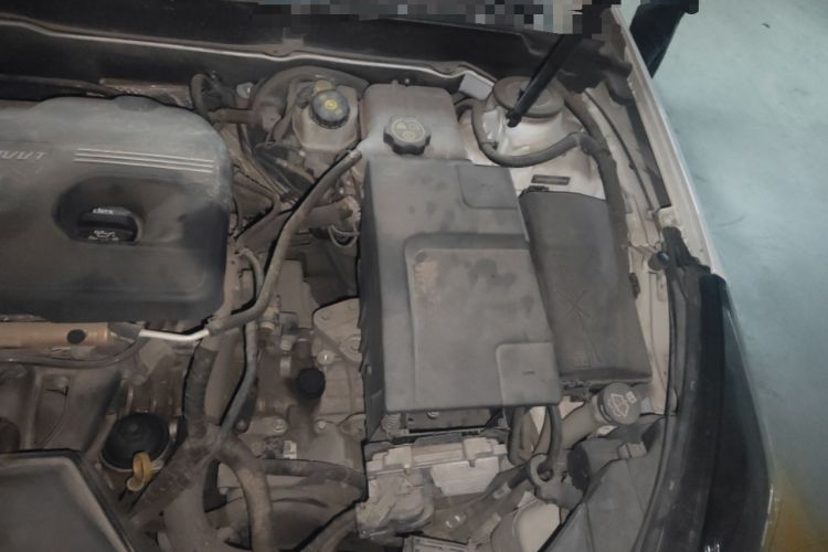 Used Chevrolet Malibu 2014 2.0L Automatic Luxury Edition Engine Bay Left