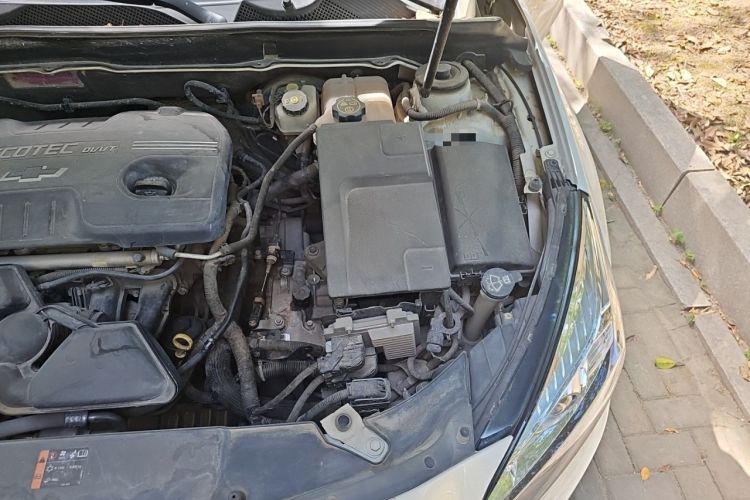 Used Chevrolet Malibu 2014 2.0L Automatic Comfort Edition Engine Bay Left
