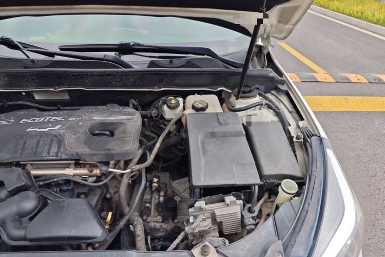 Used Chevrolet Malibu 2014 2.0L Automatic Luxury Edition Engine Bay Left