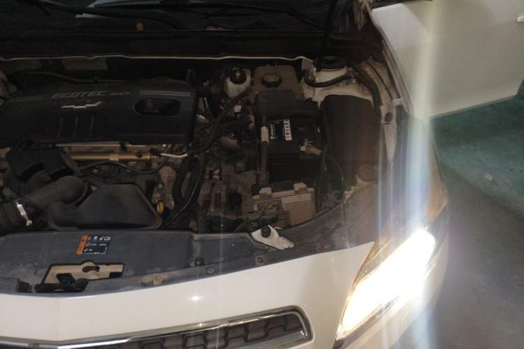 Used Chevrolet Malibu 2014 2.0L Automatic Luxury Edition Engine Bay Left