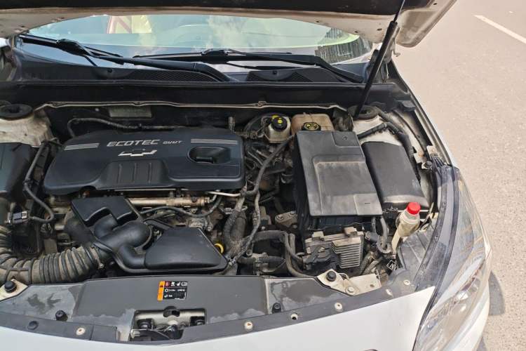 Used Chevrolet Malibu 2014 2.0L Automatic Luxury Edition Engine Bay Left