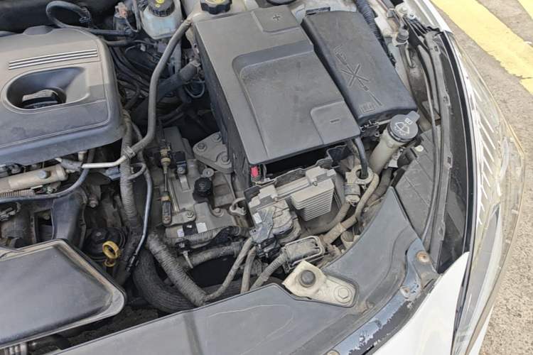 Used Chevrolet Malibu 2014 2.0L Automatic Comfort Edition Engine Bay Left