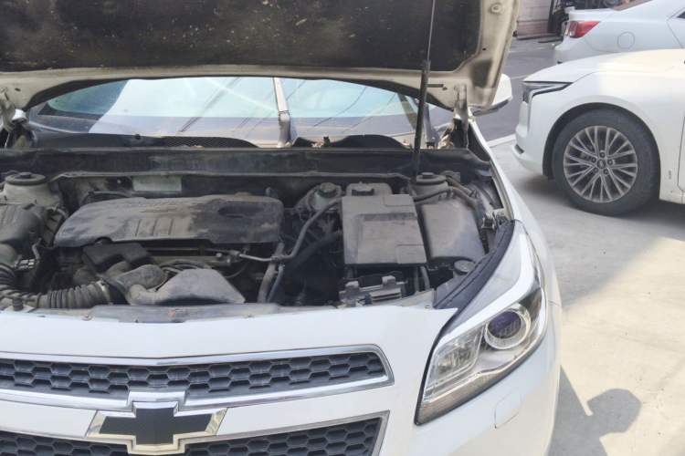 Used Chevrolet Malibu 2014 2.0L Automatic Luxury Edition Engine Bay Left
