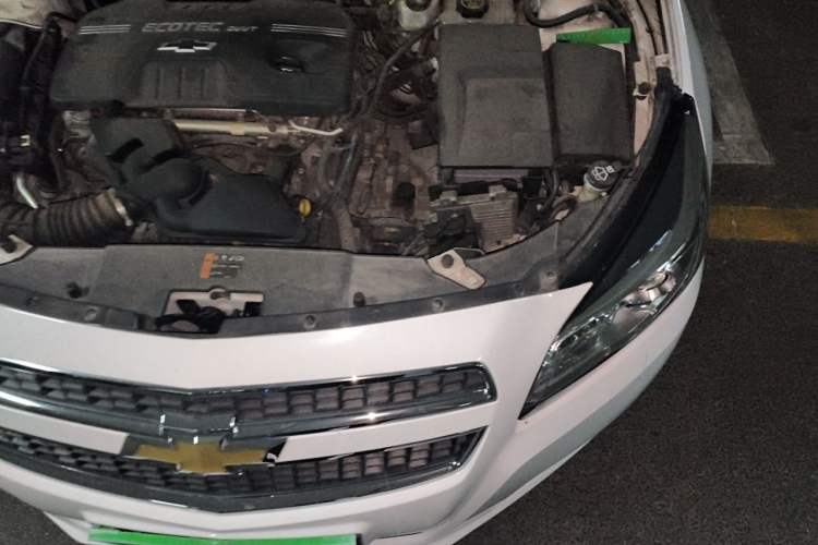 Used Chevrolet Malibu 2014 2.0L Automatic Luxury Edition Engine Bay Left