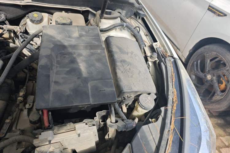 Used Chevrolet Malibu 2014 2.0L Automatic Luxury Edition Engine Bay Left