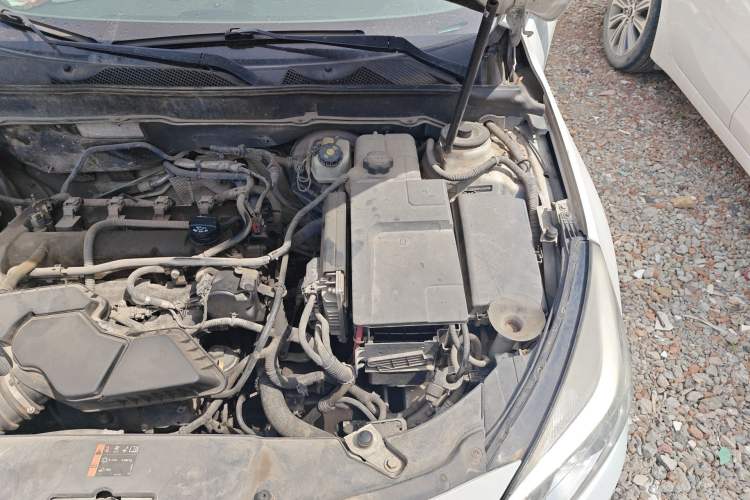 Used Chevrolet Malibu 2014 2.4L Automatic Luxury Edition Engine Bay Left