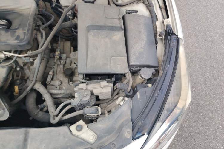 Used Chevrolet Malibu 2014 2.0L Automatic Luxury Edition Engine Bay Left