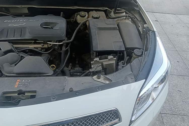 Used Chevrolet Malibu 2014 2.0L Automatic Luxury Edition Engine Bay Left