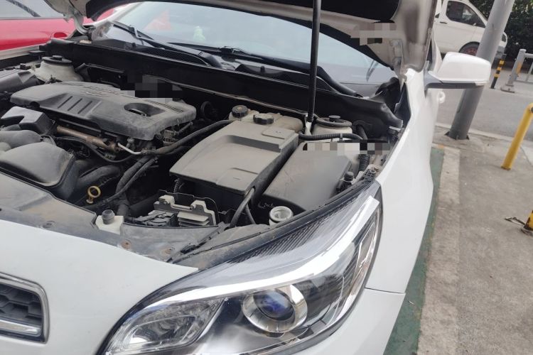 Used Chevrolet Malibu 2014 2.0L Automatic Luxury Edition Engine Bay Left
