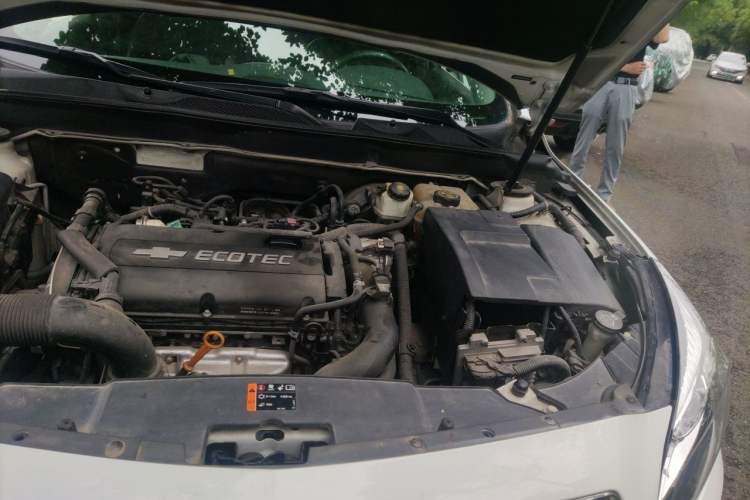 Used Chevrolet Malibu 2014 1.6T Automatic Comfort Edition Engine Bay Left