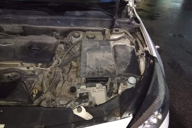 Used Chevrolet Malibu 2014 2.0L Automatic Luxury Edition Engine Bay Left