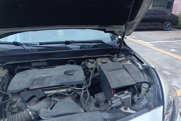 Used Chevrolet Malibu 2014 2.0L Automatic Comfort Edition Engine Bay Left