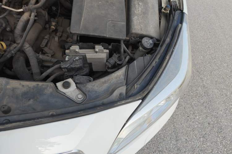 Used Chevrolet Malibu 2014 2.0L Automatic Luxury Edition Engine Bay Left