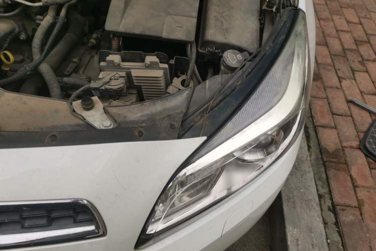 Used Chevrolet Malibu 2014 2.0L Automatic Luxury Edition Engine Bay Left