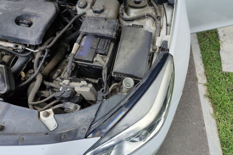 Used Chevrolet Malibu 2014 2.0L Automatic Luxury Edition Engine Bay Left