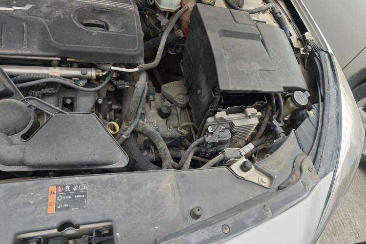 Used Chevrolet Malibu 2014 2.0L Automatic Comfort Edition Engine Bay Left