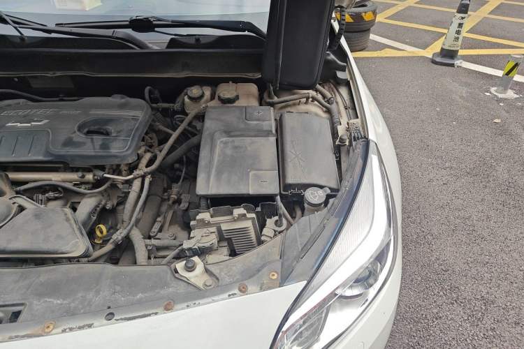 Used Chevrolet Malibu 2014 2.0L Automatic Luxury Edition Engine Bay Left