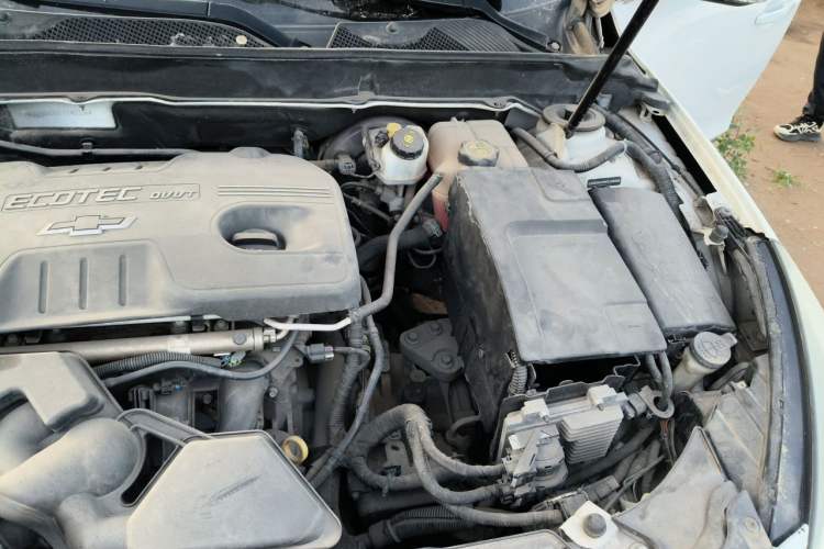 Used Chevrolet Malibu 2014 2.0L Automatic Luxury Edition Engine Bay Left