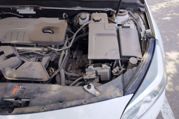Used Chevrolet Malibu 2014 2.0L Automatic Luxury Edition Engine Bay Left