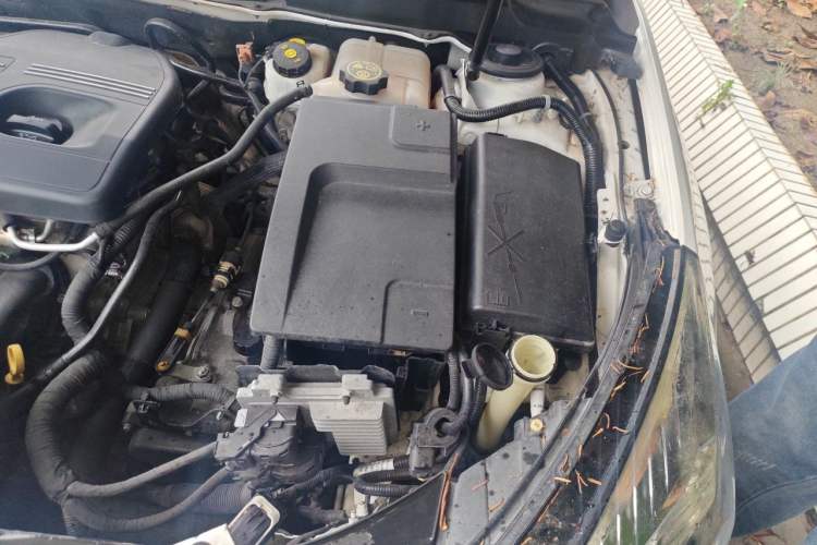 Used Chevrolet Malibu 2014 2.0L Automatic Comfort Edition Engine Bay Left
