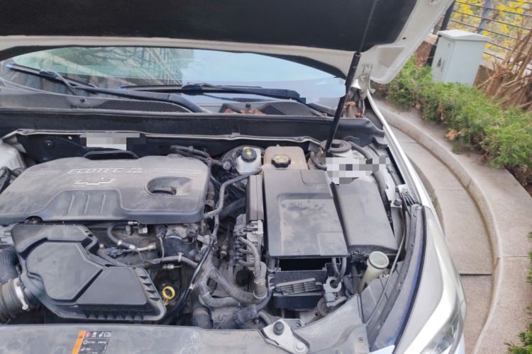Used Chevrolet Malibu 2014 2.4L Automatic Luxury Edition Engine Bay Left