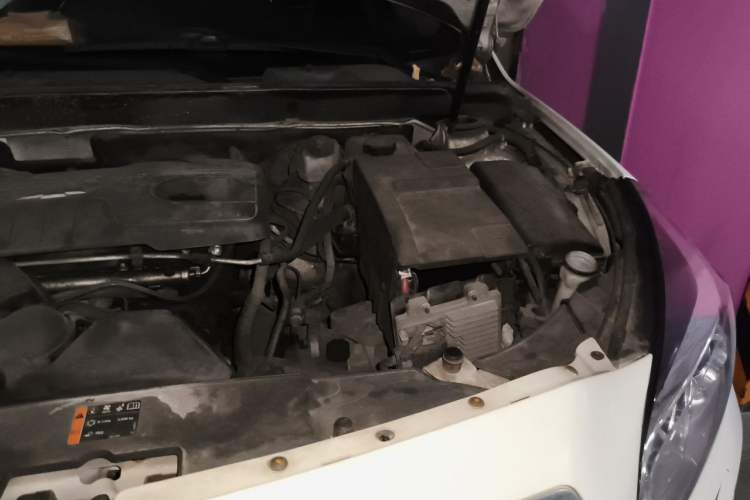 Used Chevrolet Malibu 2014 2.0L Automatic Luxury Edition Engine Bay Left