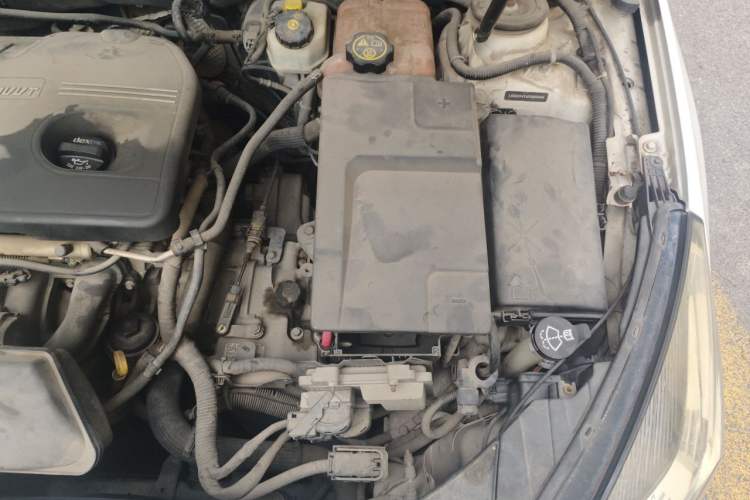 Used Chevrolet Malibu 2014 2.0L Automatic Luxury Edition Engine Bay Left