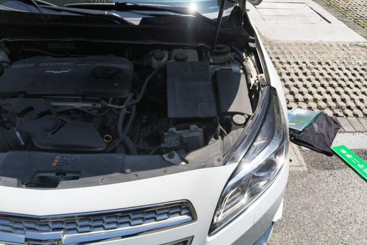 Used Chevrolet Malibu 2014 2.0L Automatic Luxury Edition Engine Bay Left
