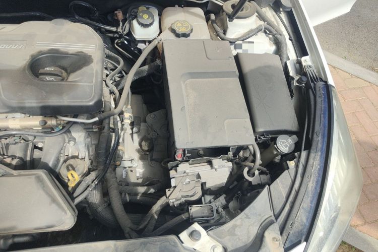 Used Chevrolet Malibu 2014 2.0L Automatic Comfort Edition Engine Bay Left