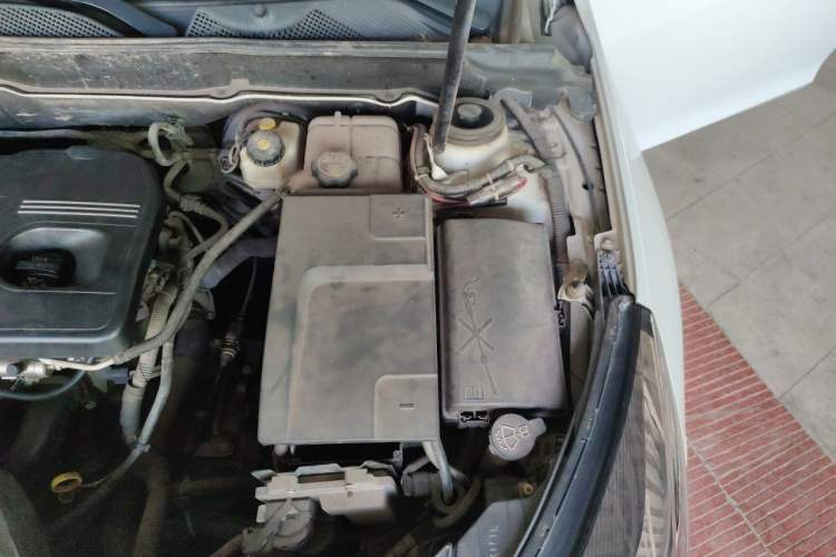Used Chevrolet Malibu 2014 2.0L Automatic Luxury Edition Engine Bay Left