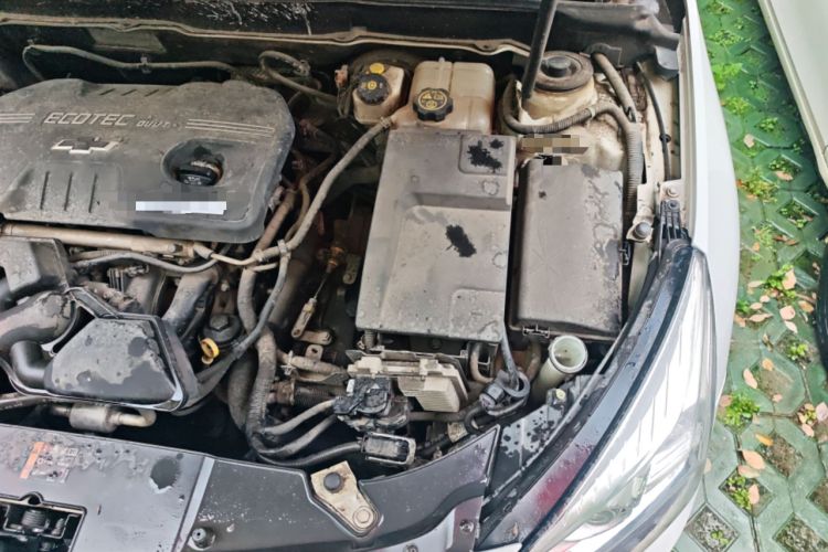 Used Chevrolet Malibu 2014 2.0L Automatic Comfort Edition Engine Bay Left