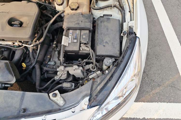 Used Chevrolet Malibu 2014 2.0L Automatic Comfort Edition Engine Bay Left