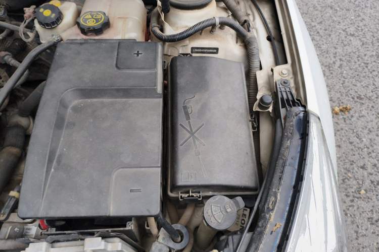 Used Chevrolet Malibu 2014 2.0L Automatic Comfort Edition Engine Bay Left