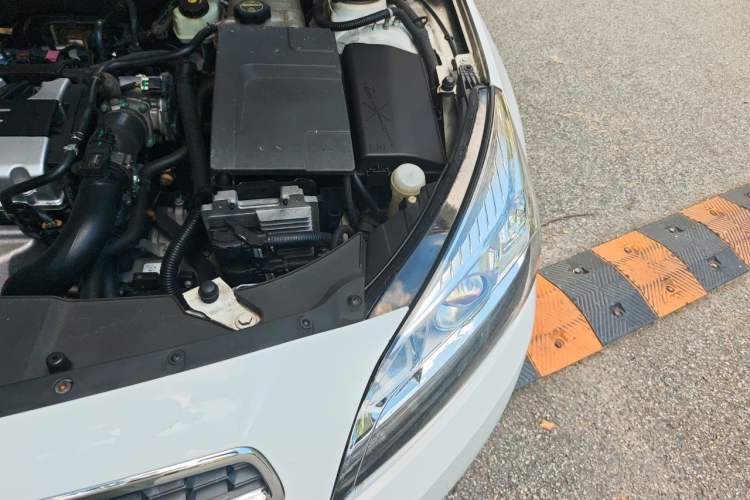 Used Chevrolet Malibu 2014 1.6T Automatic Comfort Edition Engine Bay Left