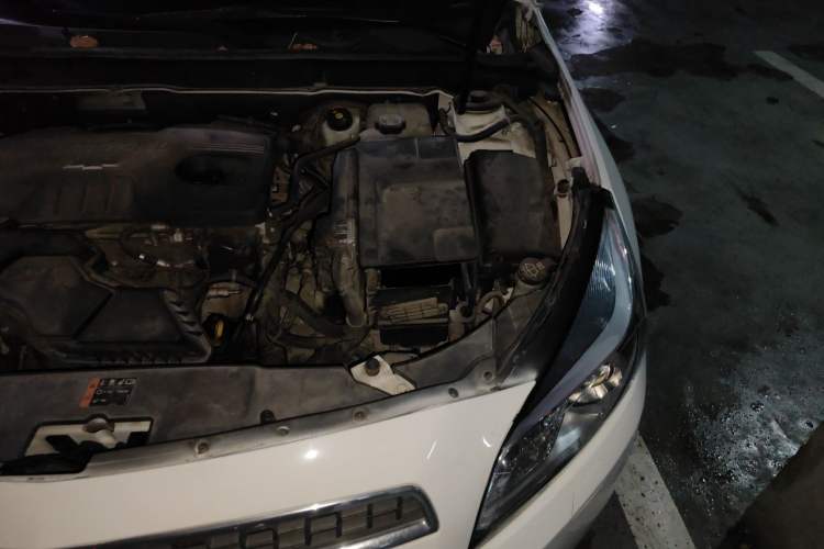 Used Chevrolet Malibu 2014 2.4L Automatic Luxury Edition Engine Bay Left