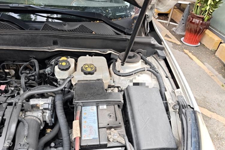 Used Chevrolet Malibu 2014 1.6T Automatic Comfort Edition Engine Bay Left
