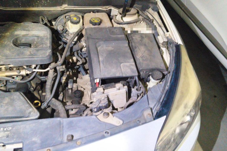 Used Chevrolet Malibu 2014 2.0L Automatic Luxury Edition Engine Bay Left