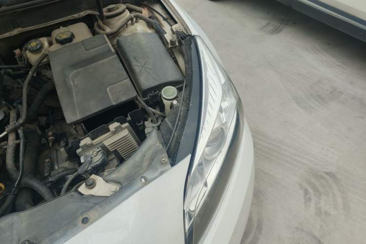 Used Chevrolet Malibu 2014 2.0L Automatic Comfort Edition Engine Bay Left