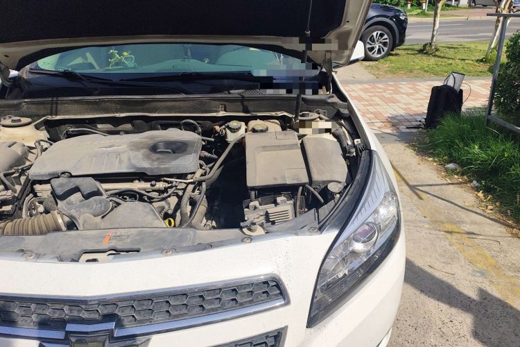 Used Chevrolet Malibu 2014 2.0L Automatic Comfort Edition Engine Bay Left
