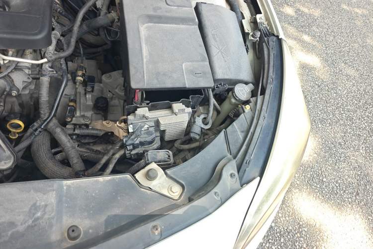 Used Chevrolet Malibu 2014 2.0L Automatic Comfort Edition Engine Bay Left