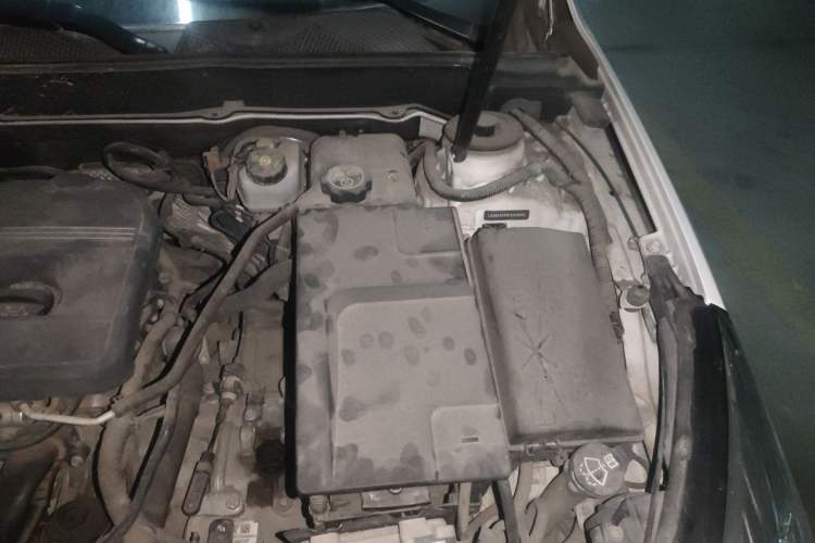 Used Chevrolet Malibu 2014 2.0L Automatic Comfort Edition Engine Bay Left