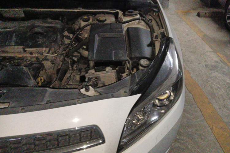 Used Chevrolet Malibu 2014 2.0L Automatic Luxury Edition Engine Bay Left