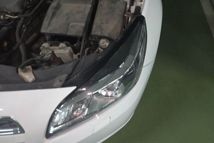 Used Chevrolet Malibu 2014 2.0L Automatic Luxury Edition Engine Bay Left